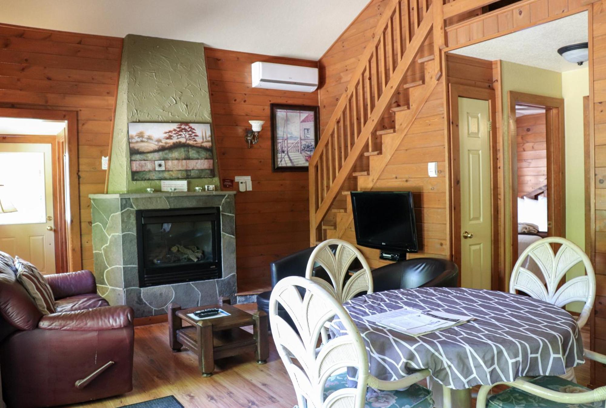 La Bannik Villa Ville-Marie Luaran gambar
